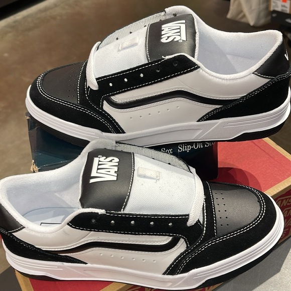 Vans WMNS Hylane
Black/White
VN000D26Y28
Sneakers - Picture 10 of 16
